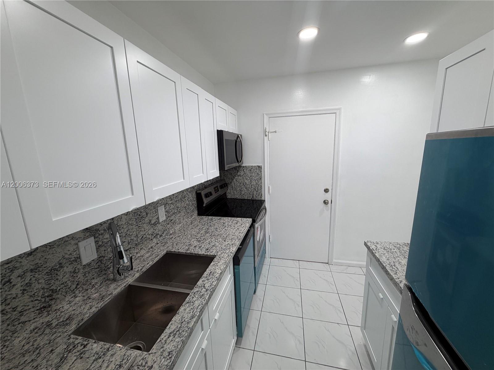 2200 Ne 66th Street 1426 Property Photo 16