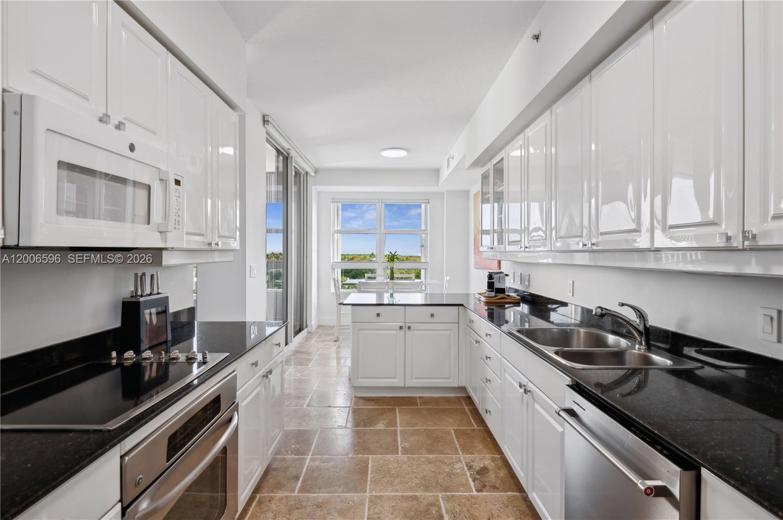 747 Crandon Boulevard Ph10 Property Photo 6