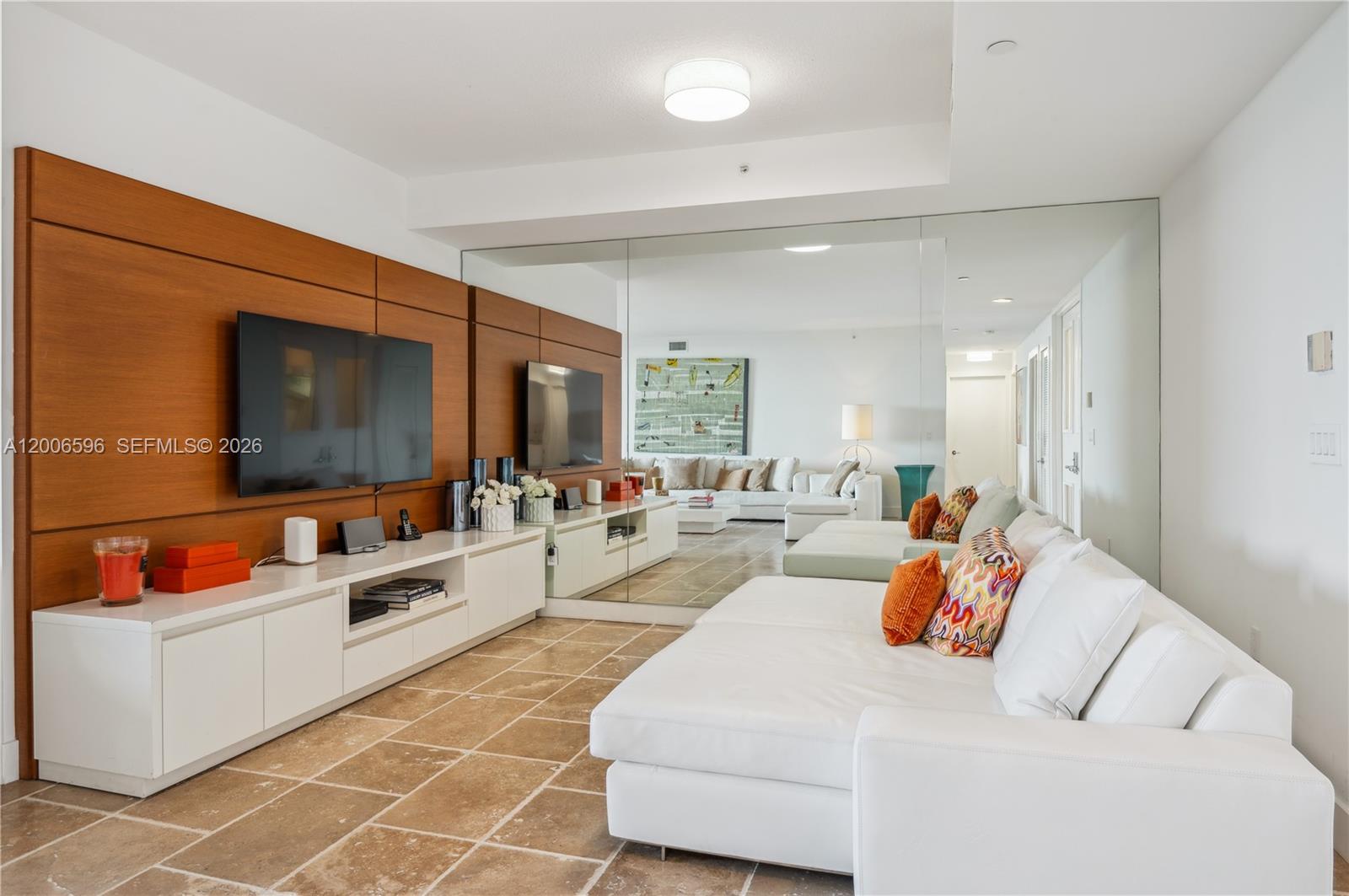 747 Crandon Boulevard Ph10 Property Photo 4