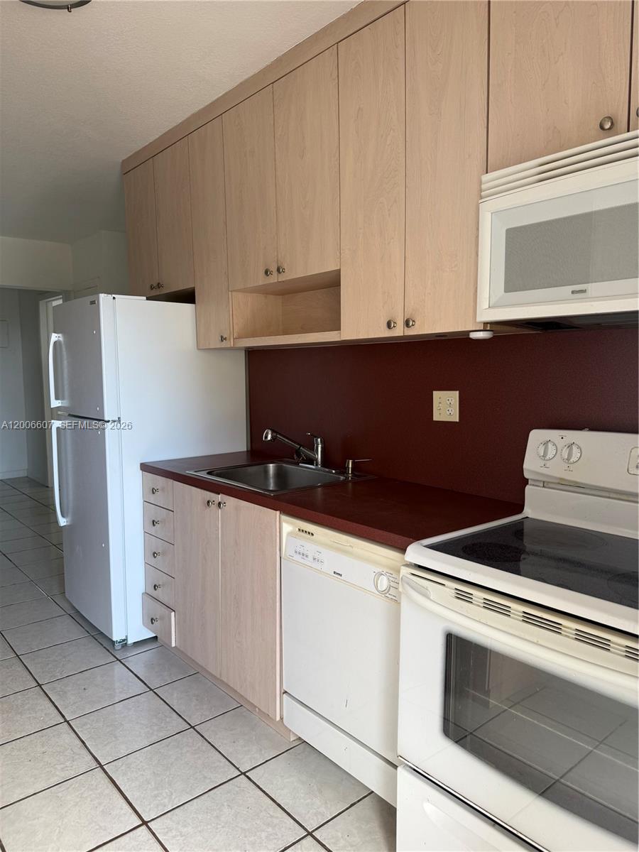 2600 S Ocean Drive S306 Property Photo 4
