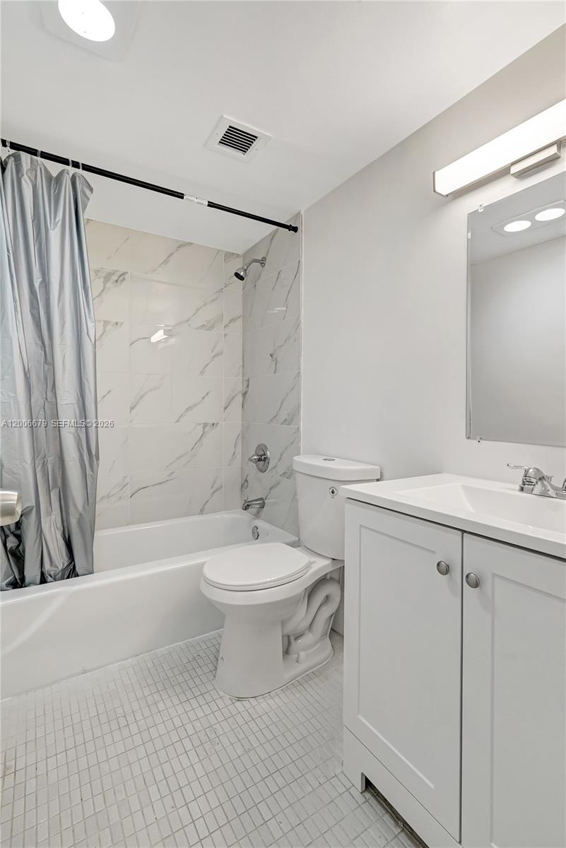 4800 Hillcrest Lane 207 Property Photo 17