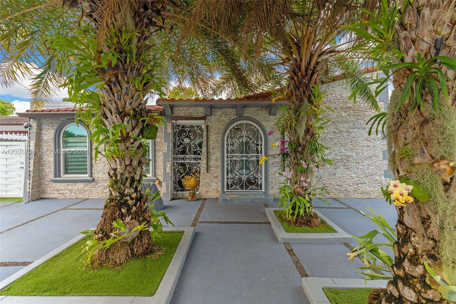 1870 Nw 32nd Avenue Property Photo 1