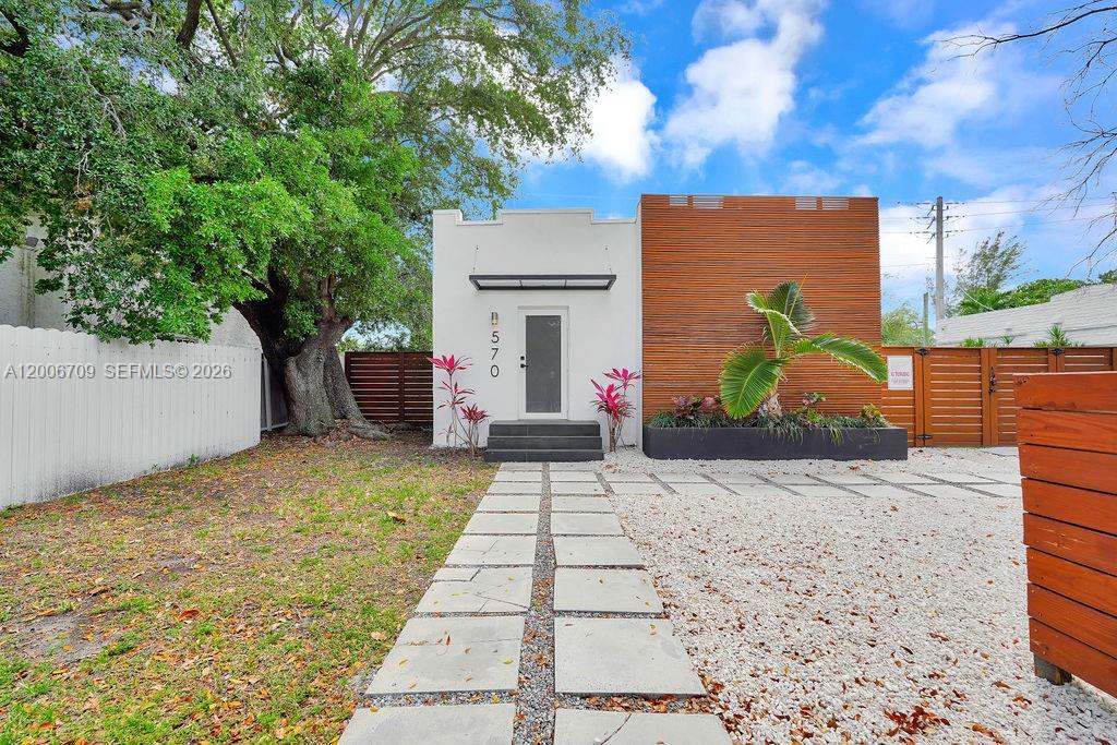 570 Nw 48th Street Property Photo 1