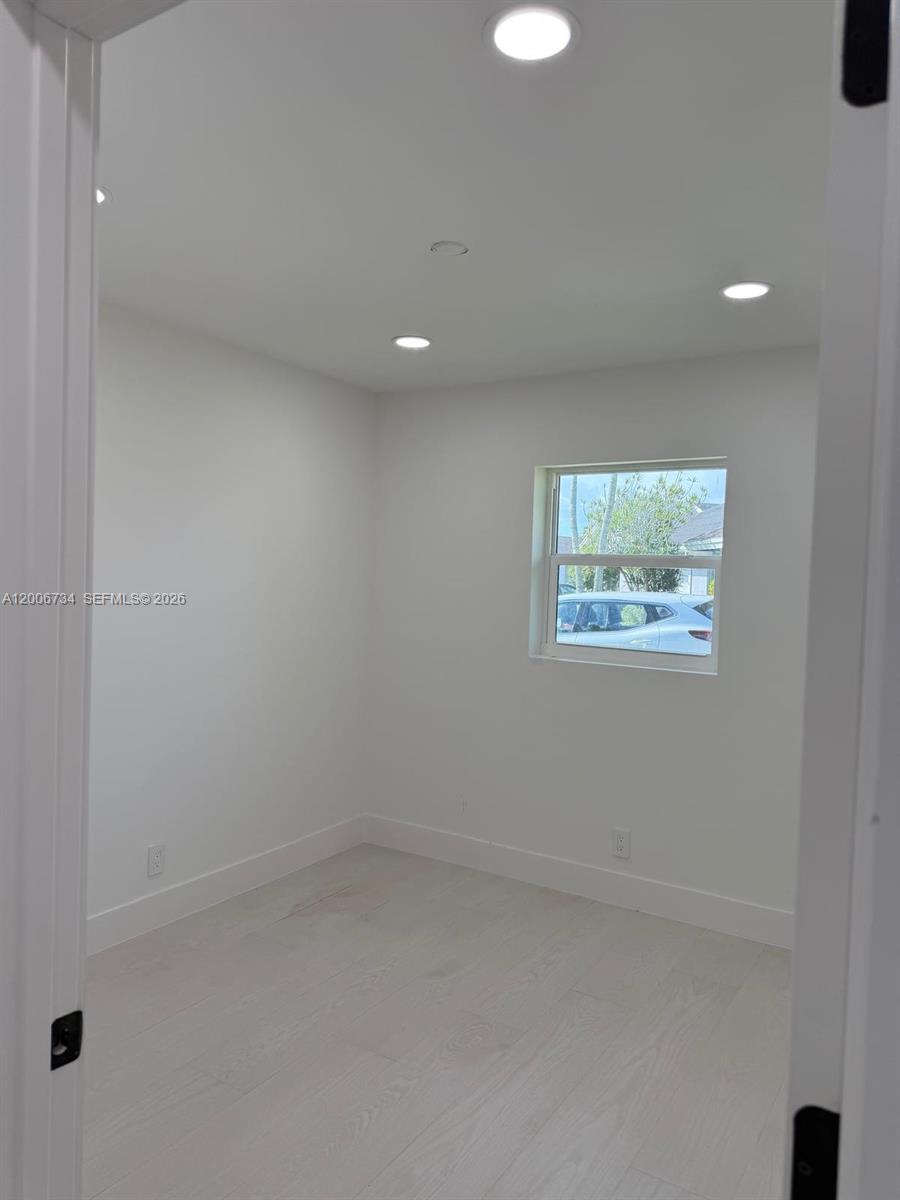 7917 Chula Vista Crescent Property Photo 12