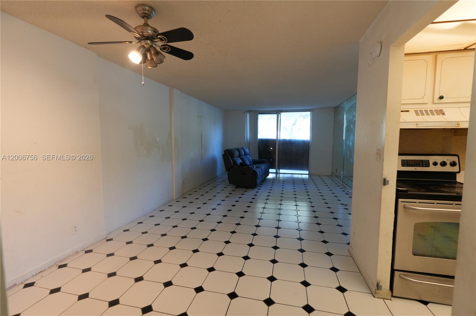 500 Executive Center Drive 1j Property Photo 18