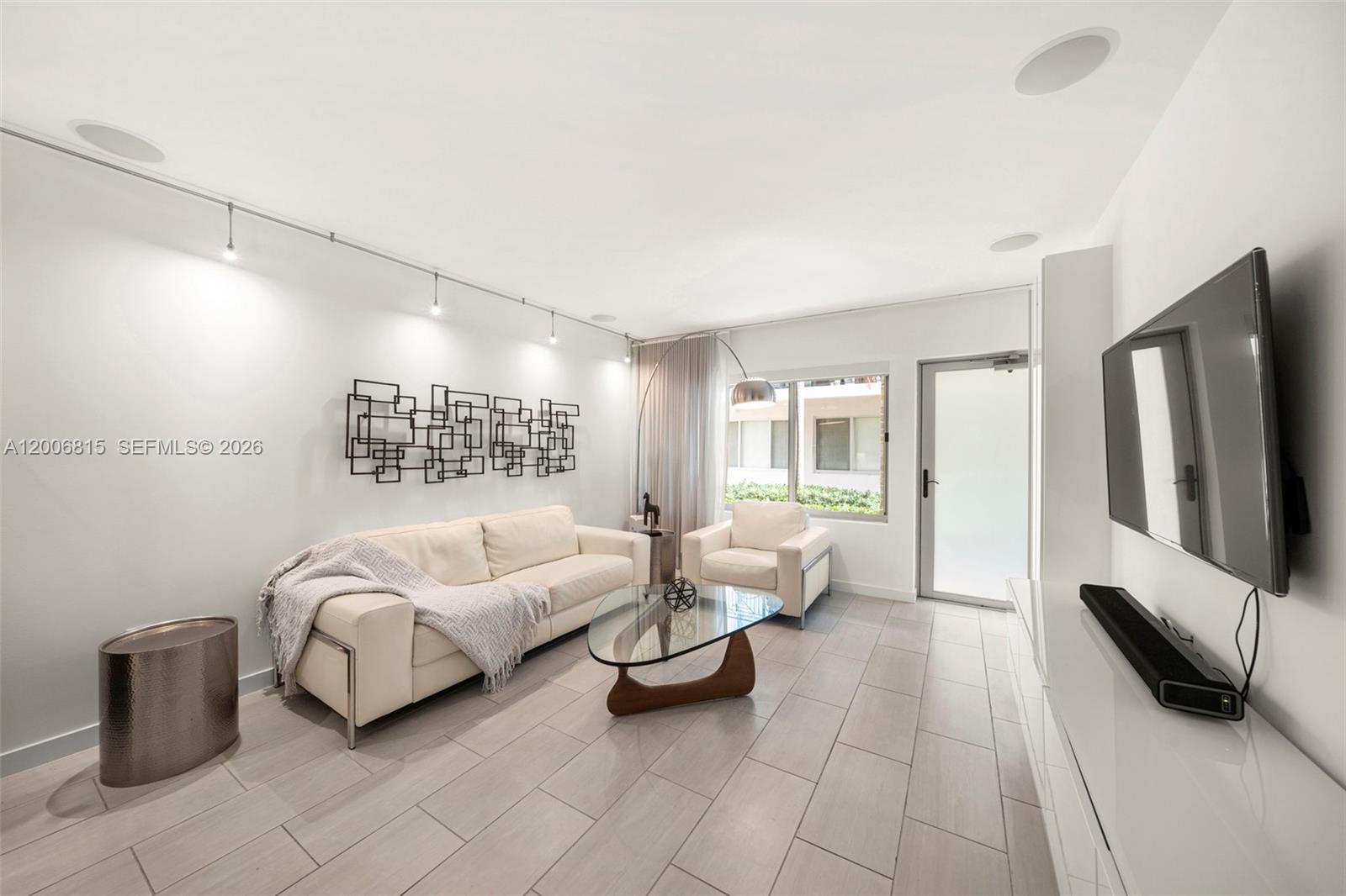 2130 Park Avenue Th3 Property Photo 3
