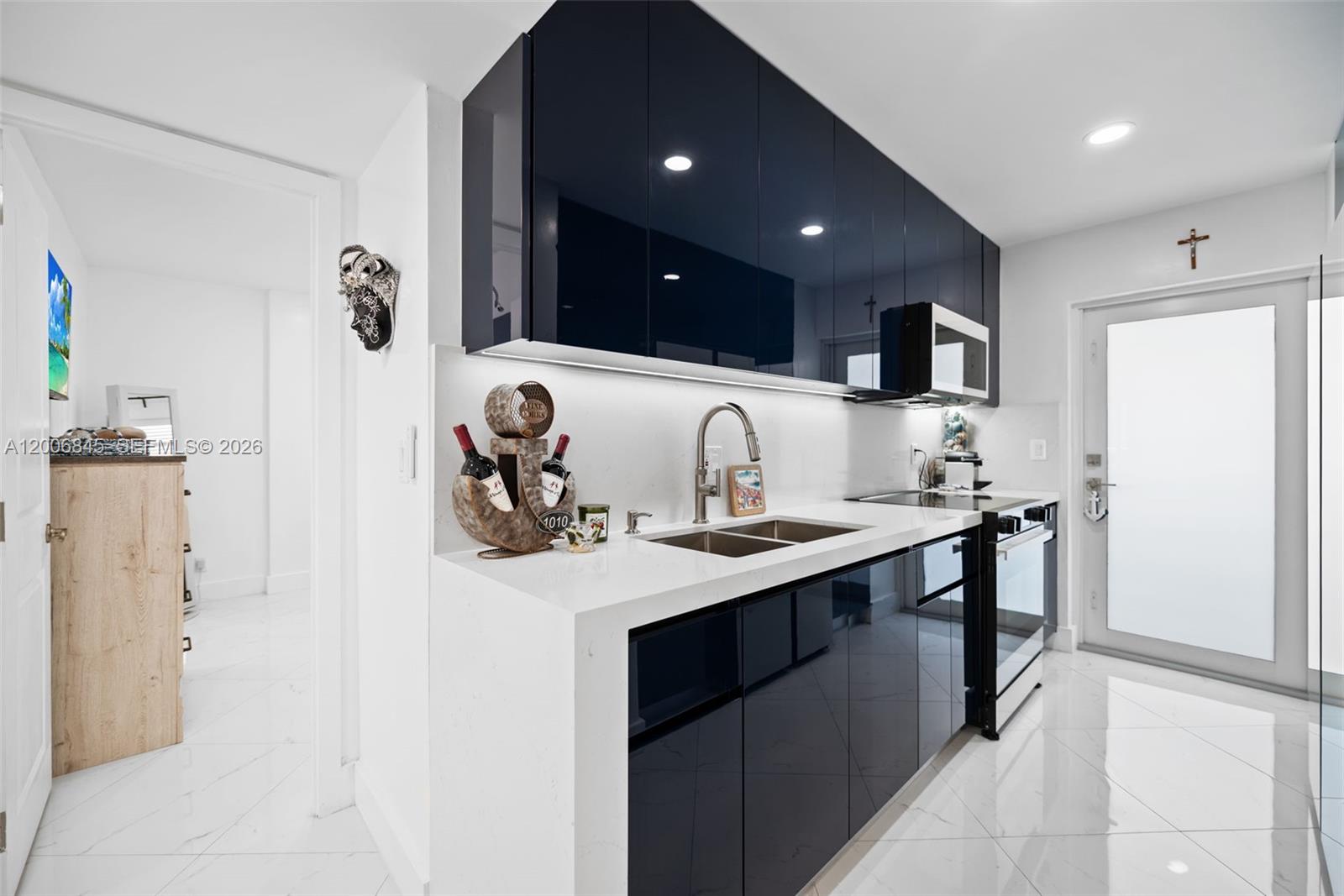 710 N Ocean Boulevard 1010 Property Photo 10