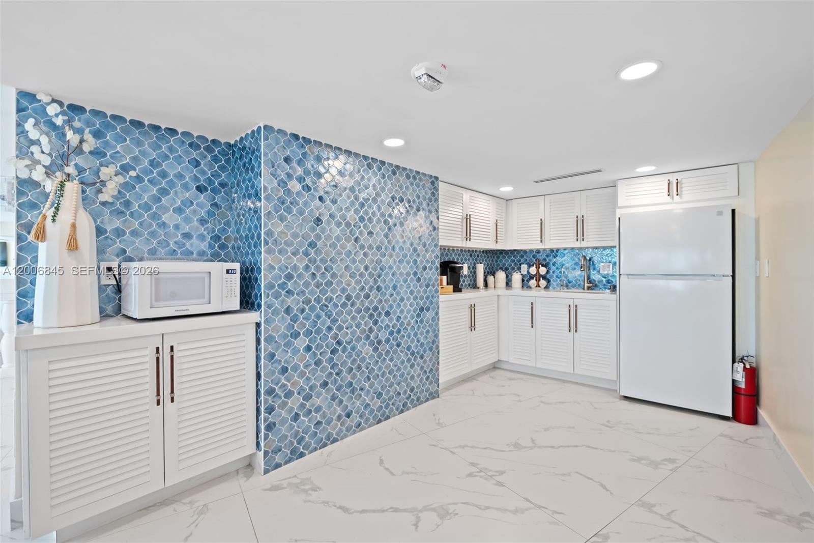 710 N Ocean Boulevard 1010 Property Photo 26