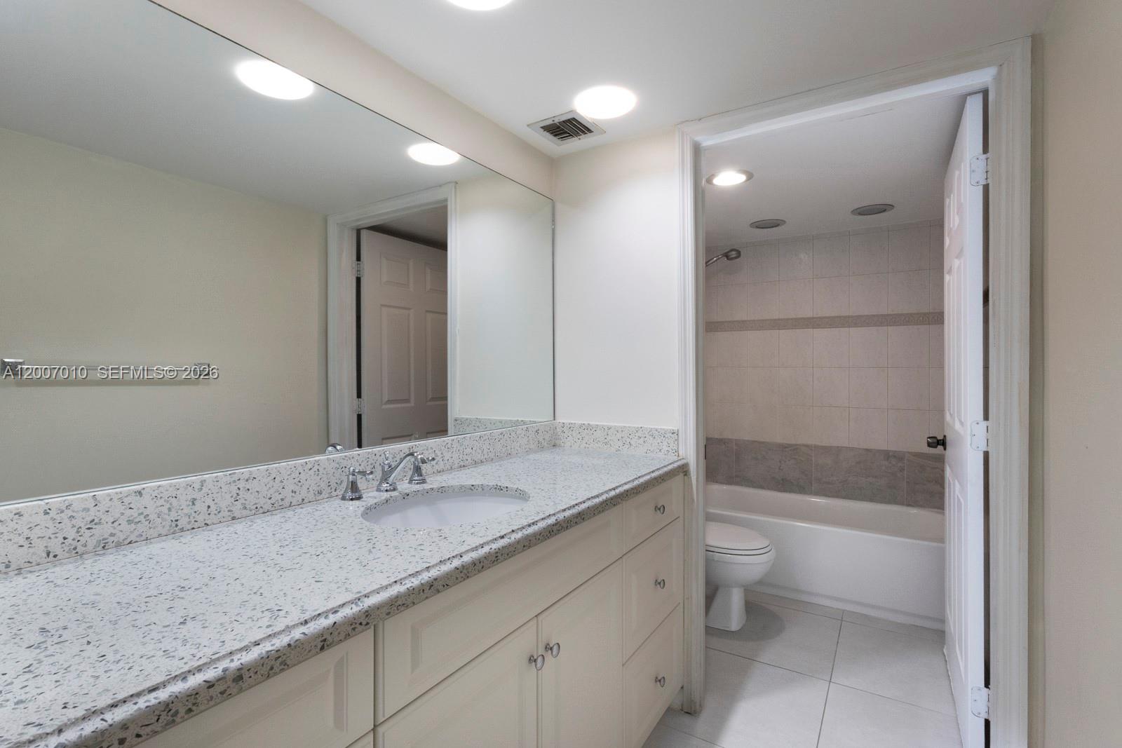 10855 Sw 112th Avenue 211 Property Photo 5