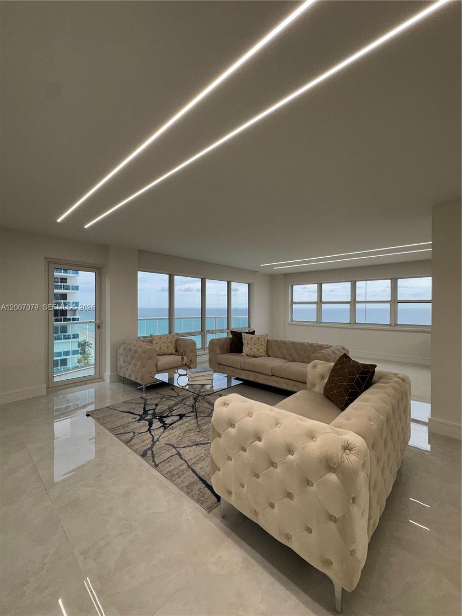 3410 Galt Ocean Drive 901n Property Photo 4