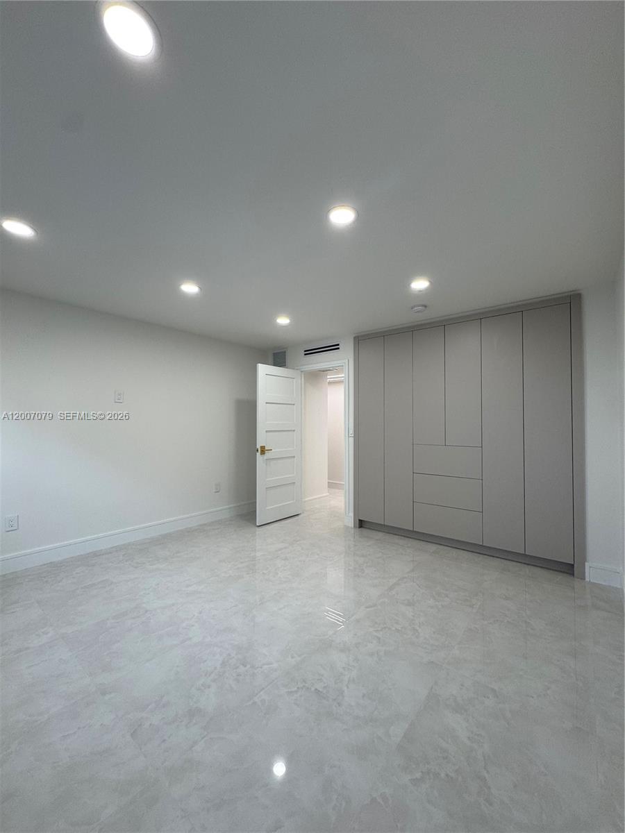 3410 Galt Ocean Drive 901n Property Photo 9