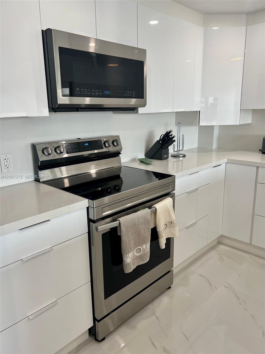 155 Ocean Lane Drive 1011 Property Photo 22