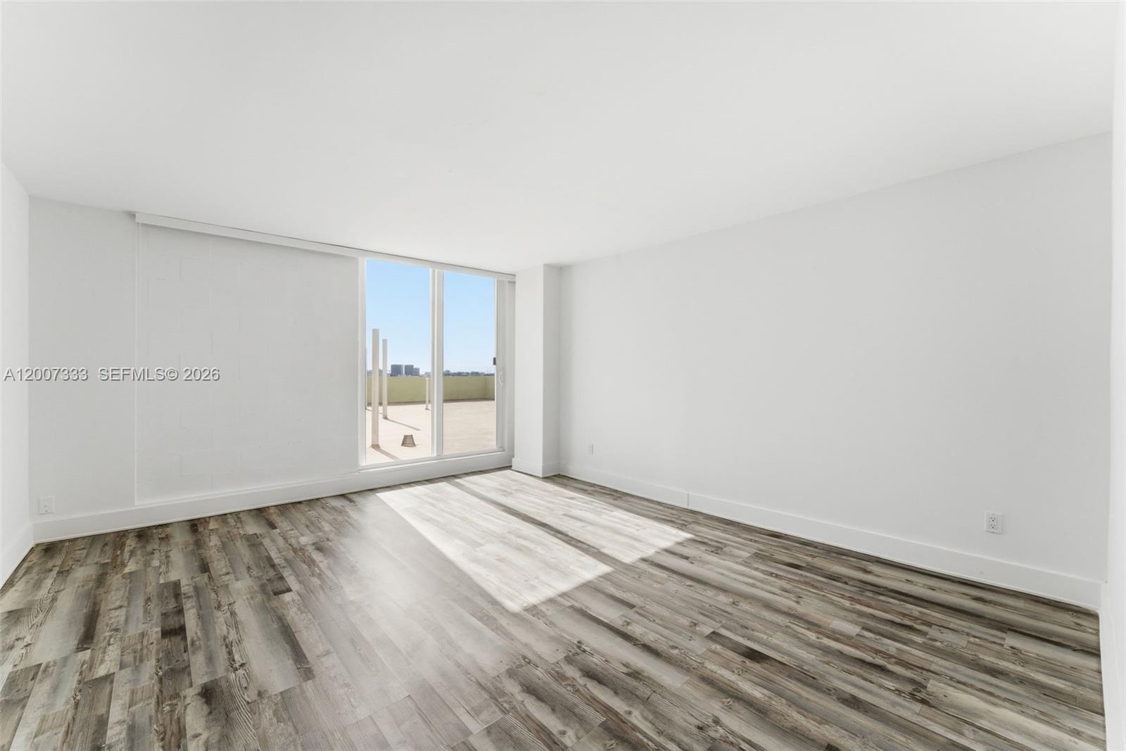 2000 Ne 135th Street Ph Property Photo 12