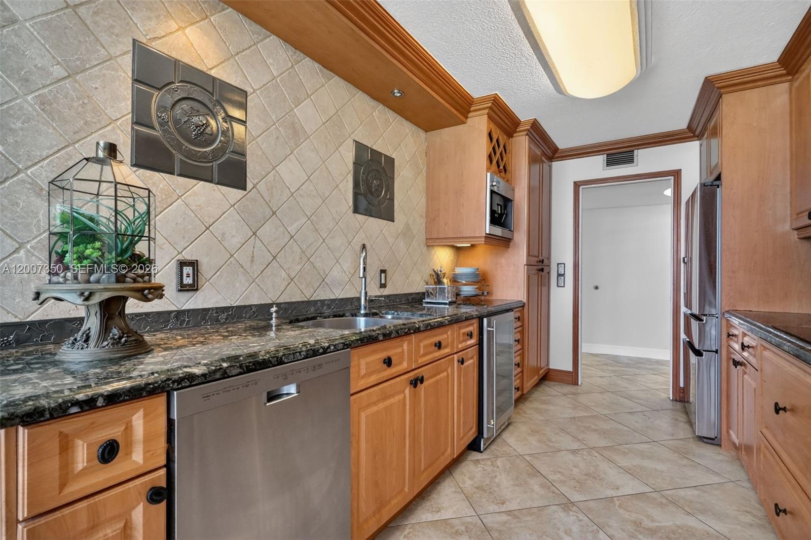 2751 S Ocean Drive 504s Property Photo 18