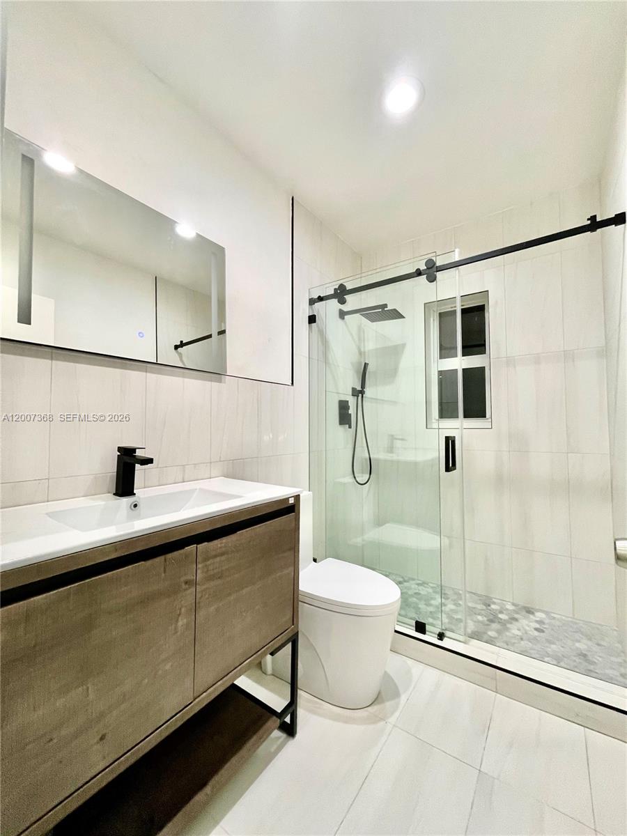 A12007368 Property Photo 10