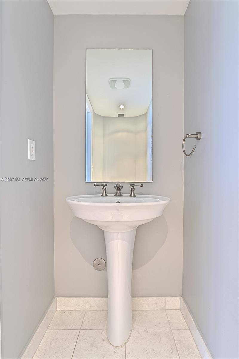 3535 S Ocean Drive 2002 Property Photo 44