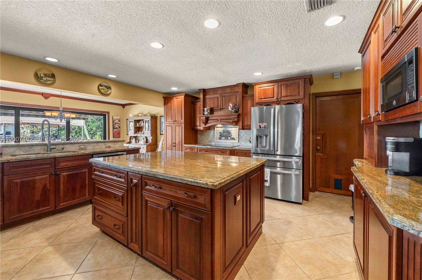10651 Sw 27th Street Property Photo 4