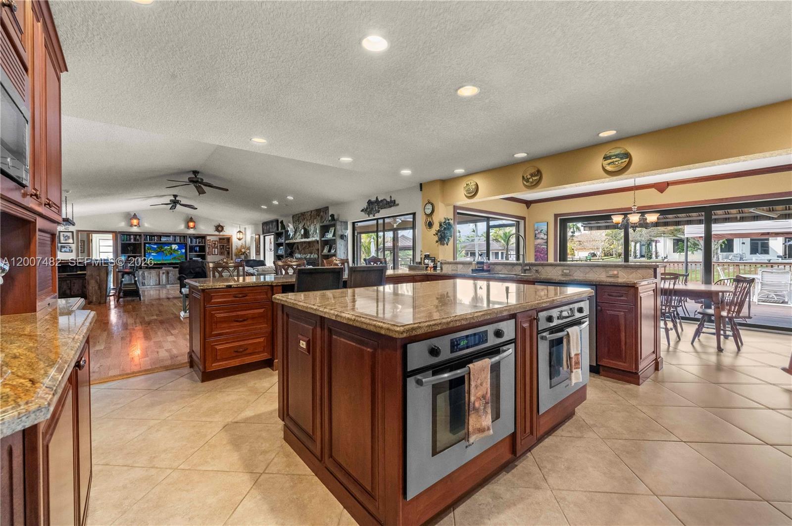 10651 Sw 27th Street Property Photo 5