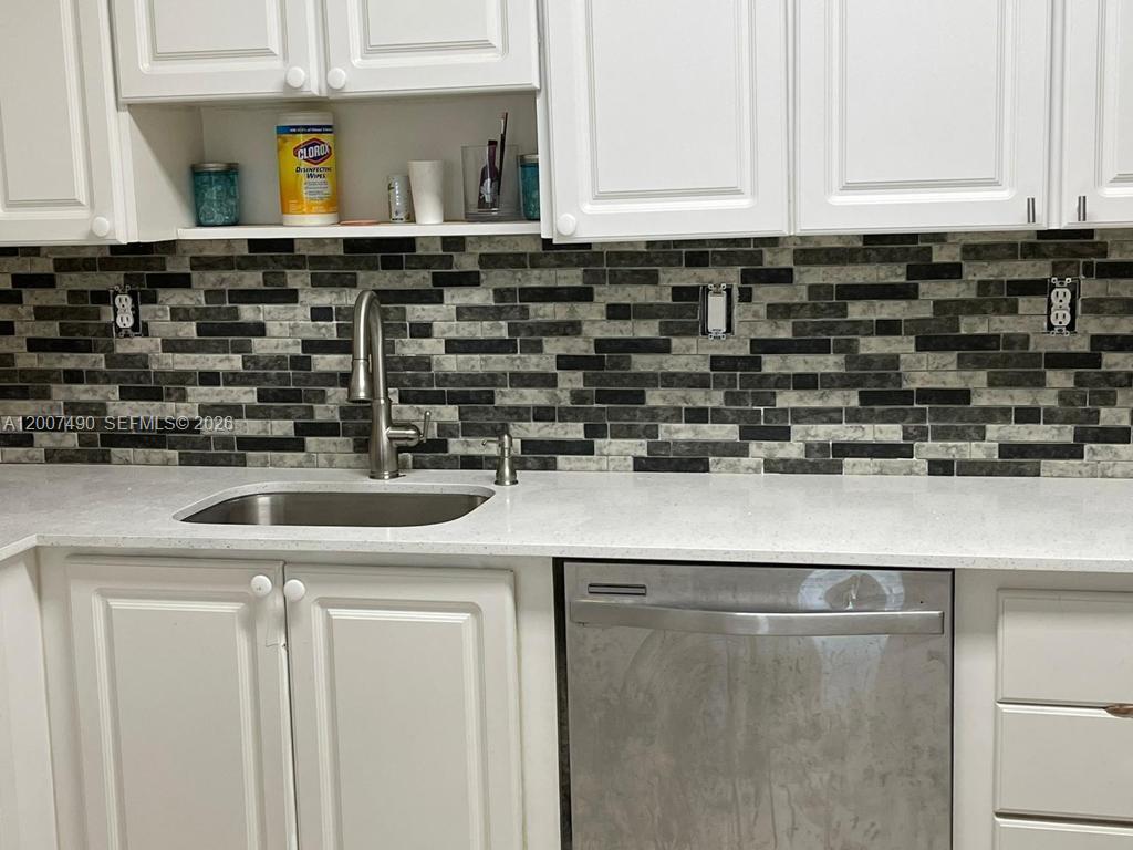 19380 Collins Avenue 805 Property Photo 13