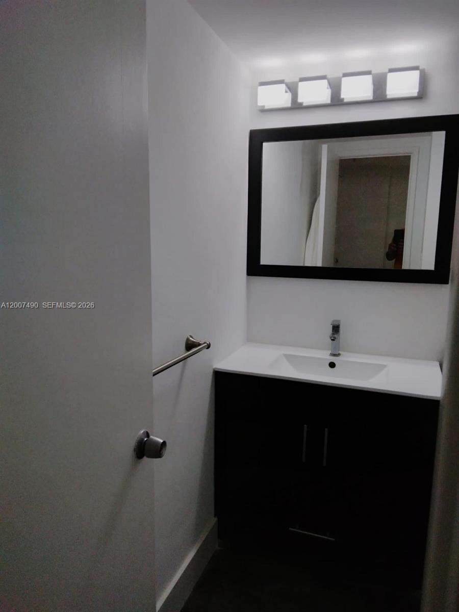 19380 Collins Avenue 805 Property Photo 14