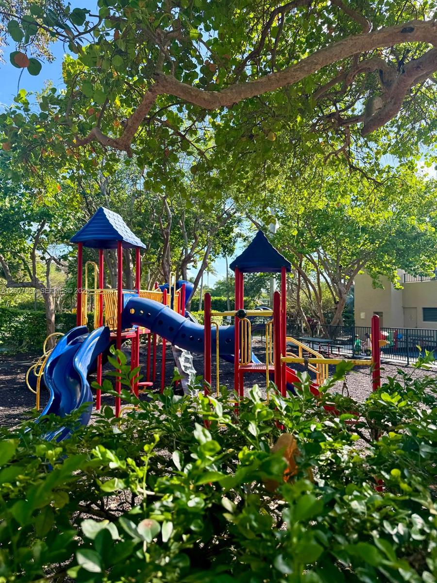 101 E Crandon Boulevard 276 Property Photo 55