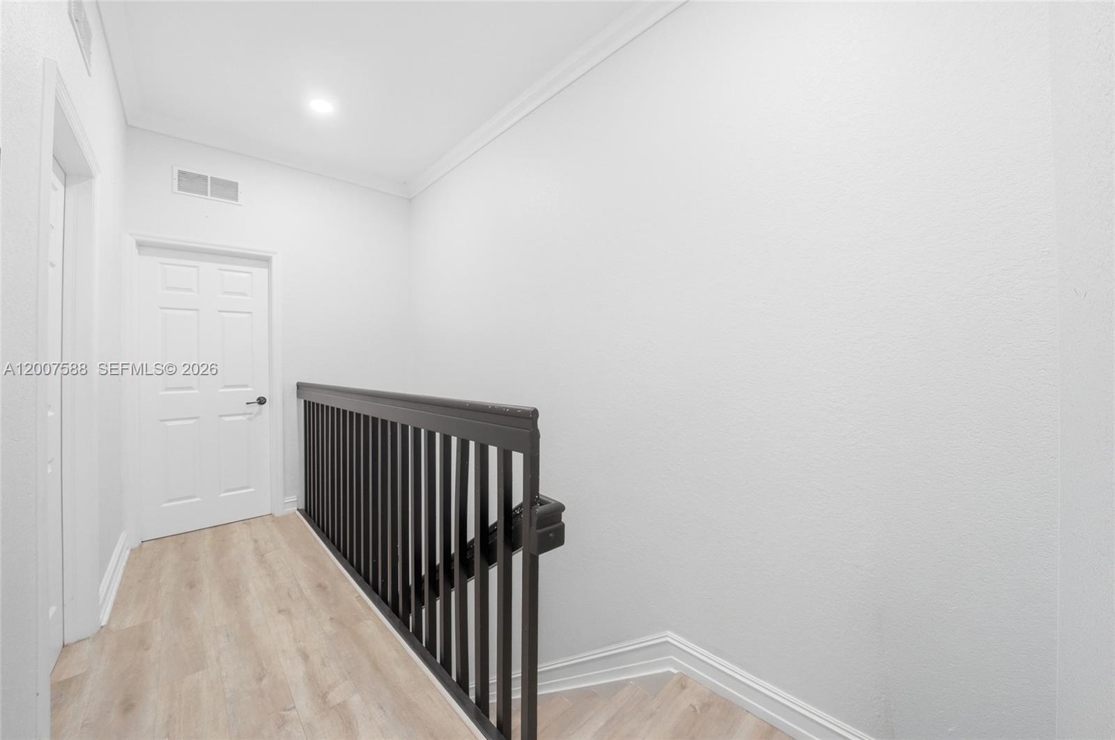 A12007588 Property Photo 14