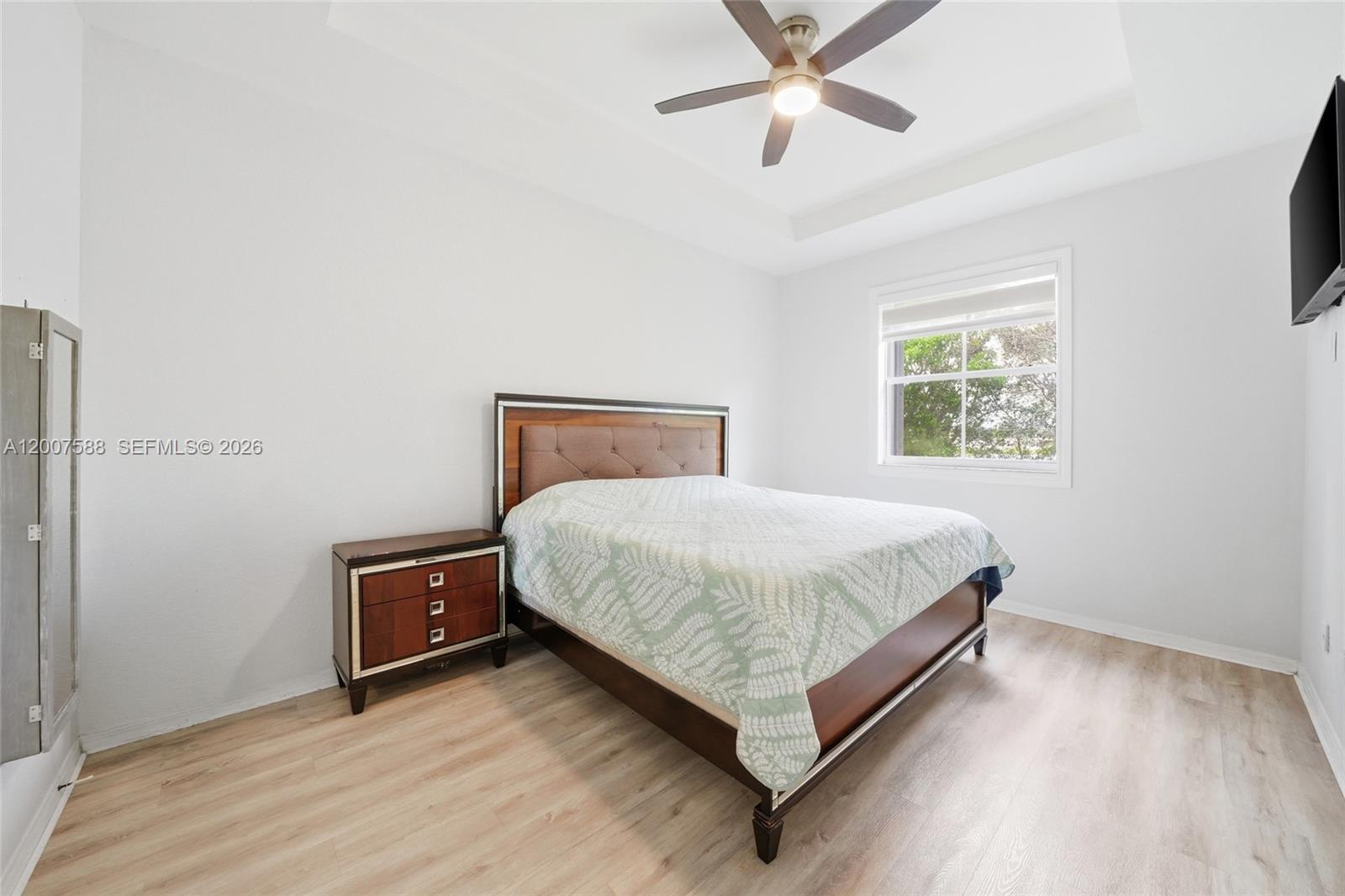A12007588 Property Photo 15
