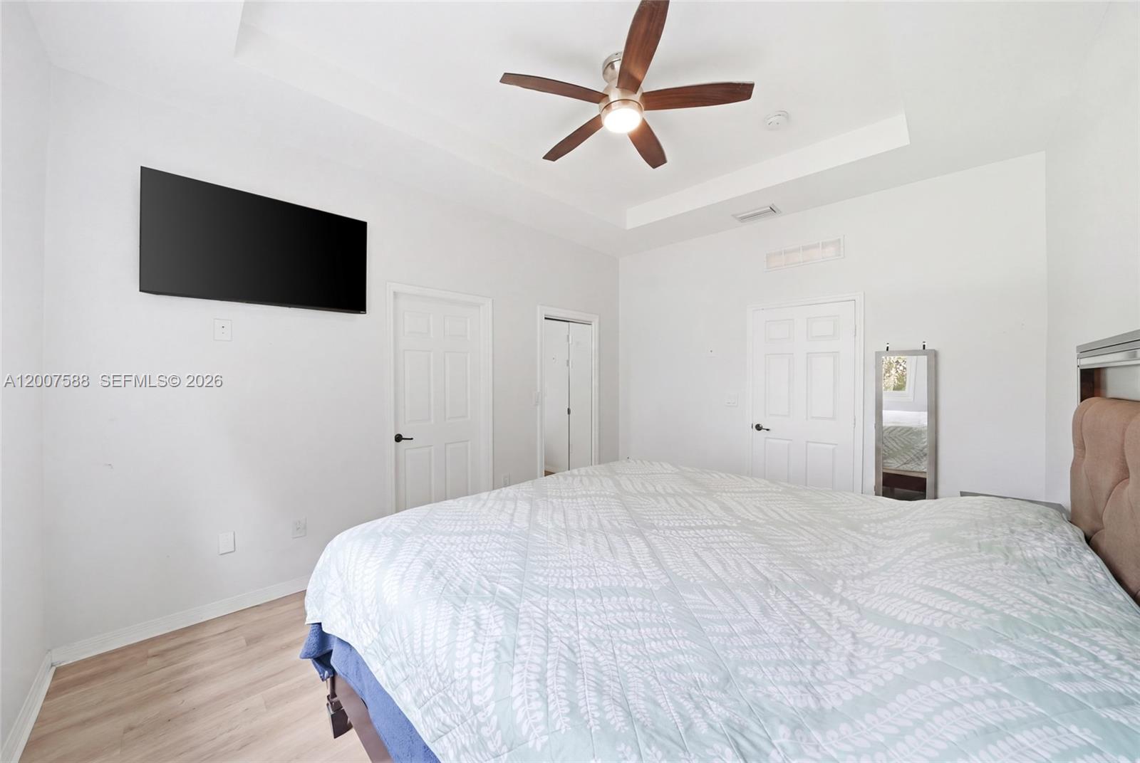 A12007588 Property Photo 17