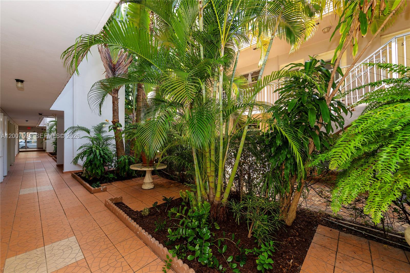 A12007595 Property Photo 17