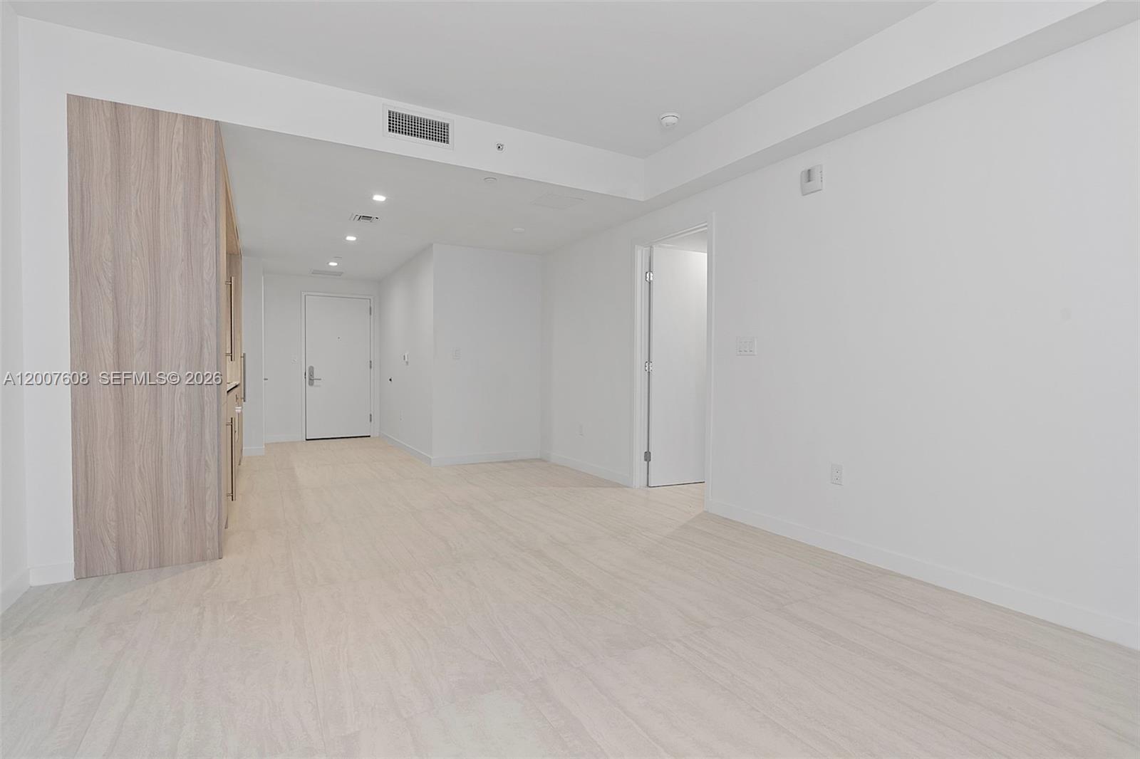 77 Se 5th Street 1510 Property Photo 14