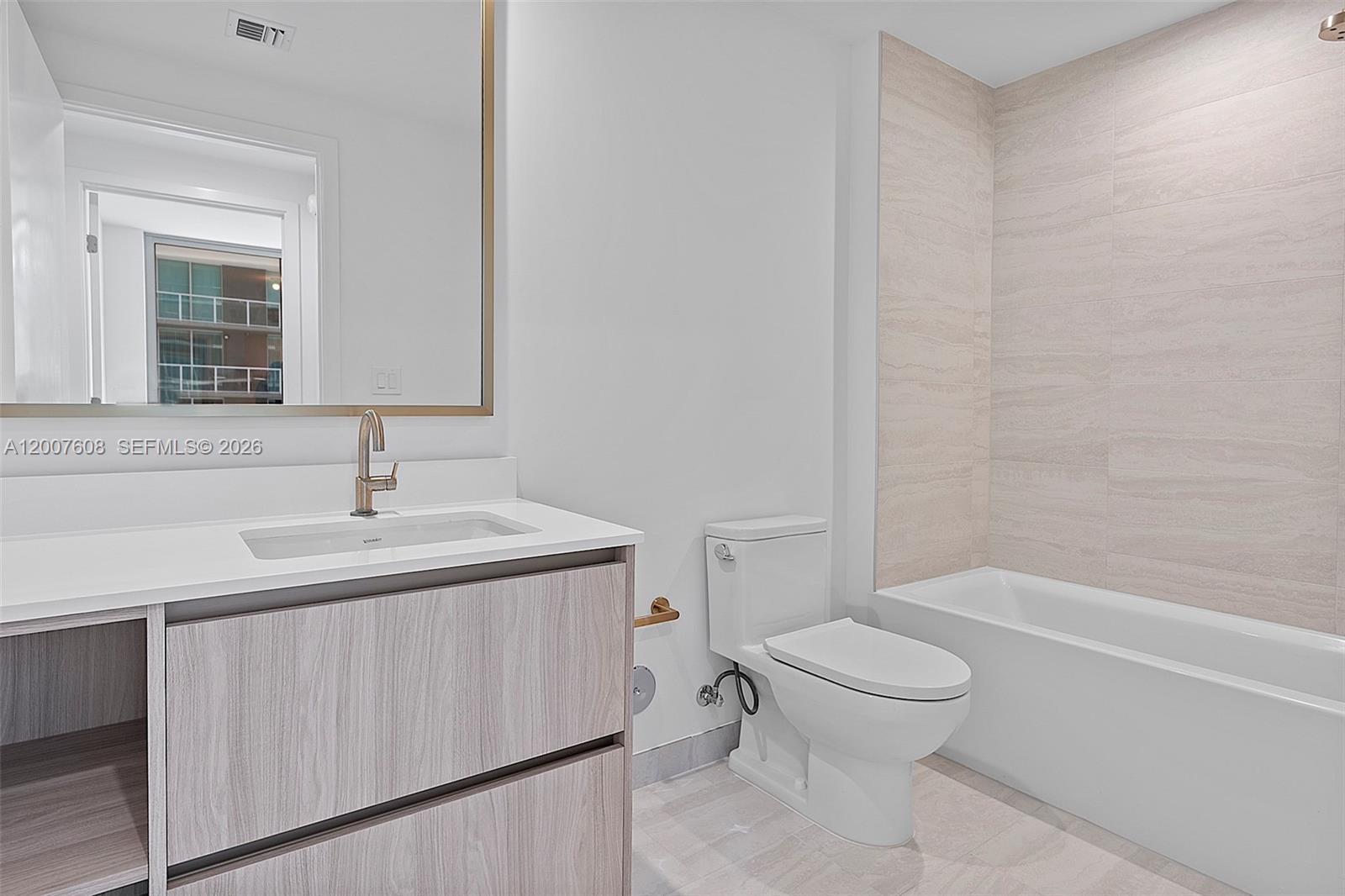 77 Se 5th Street 1510 Property Photo 27
