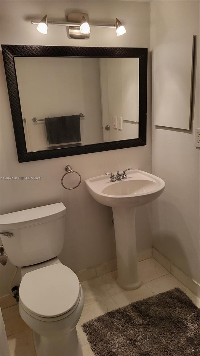 3475 N Country Club Drive 409 Property Photo 12