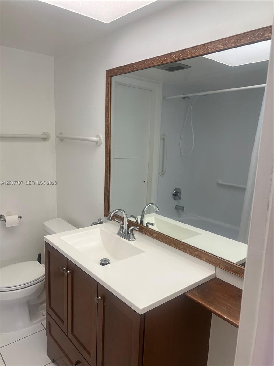2501 W Golf Boulevard 128 Property Photo 20