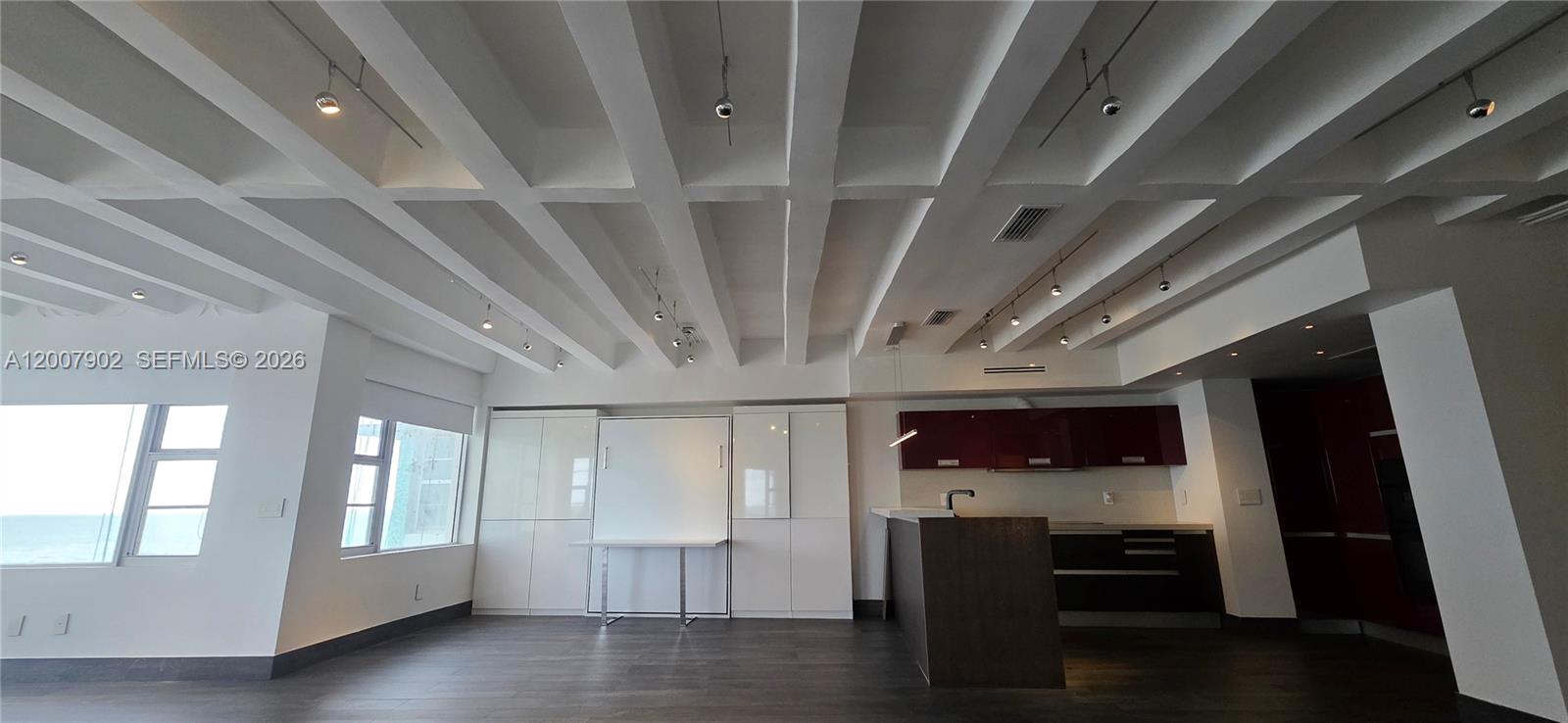 5255 Collins Avenue 7g Property Photo 2