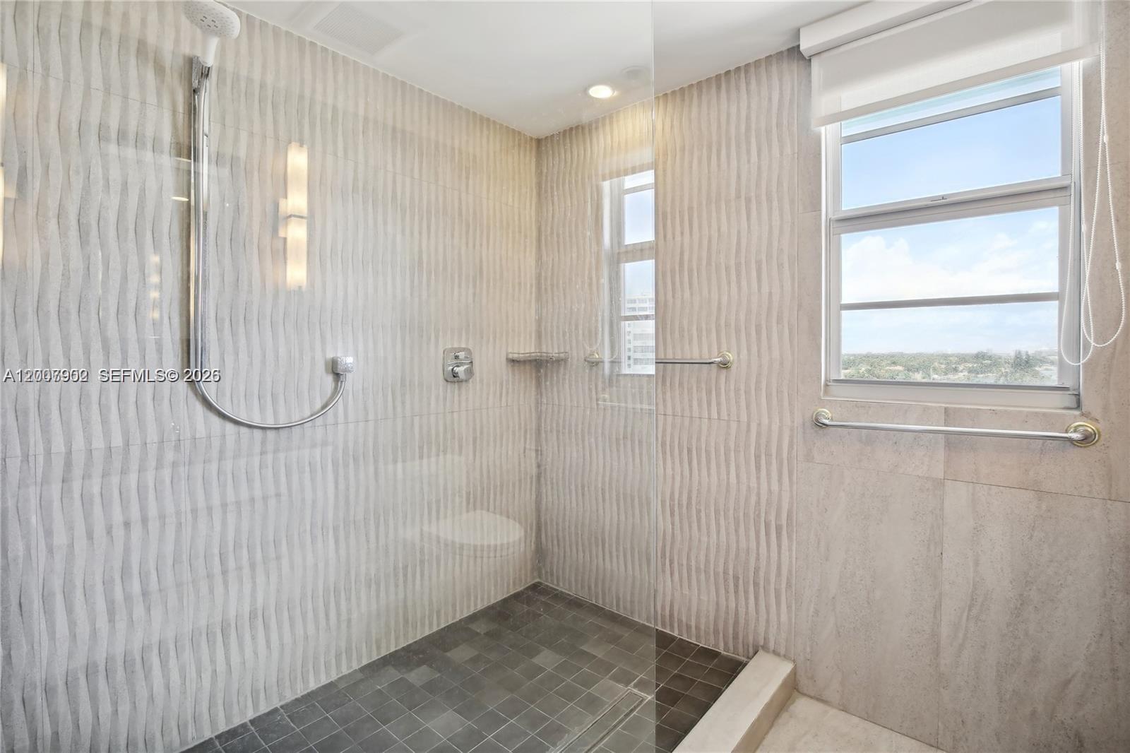 5255 Collins Avenue 7g Property Photo 9