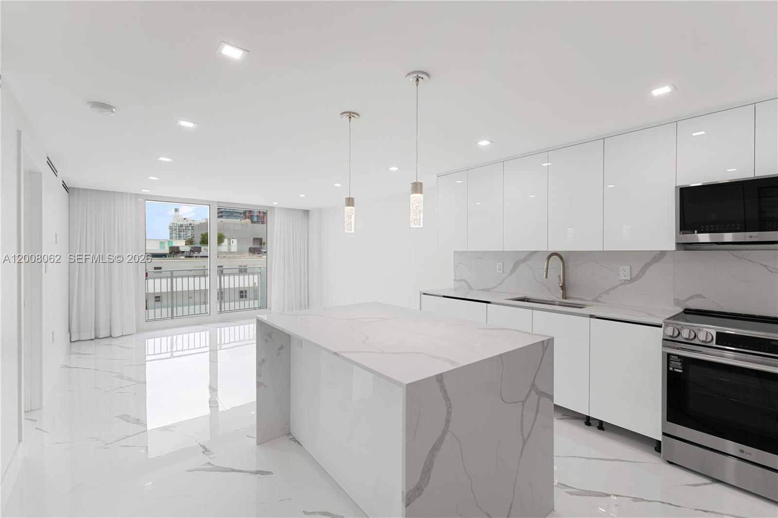 345 Ocean Drive 708 Property Photo 3