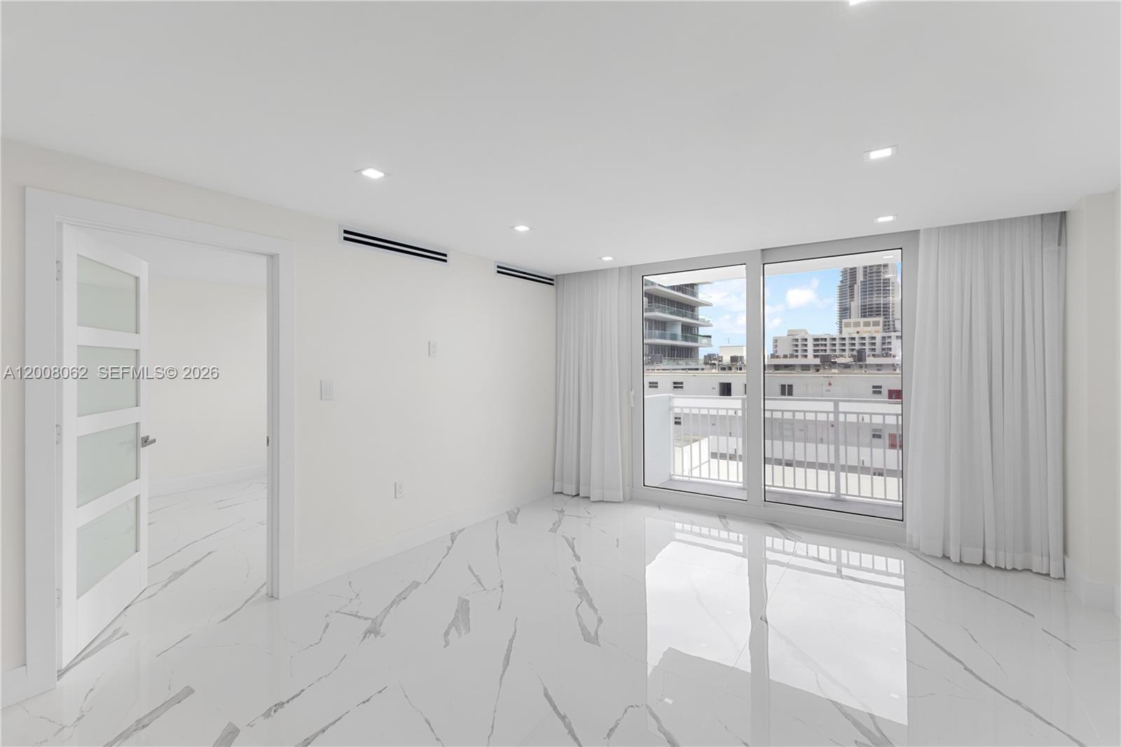 345 Ocean Drive 708 Property Photo 5