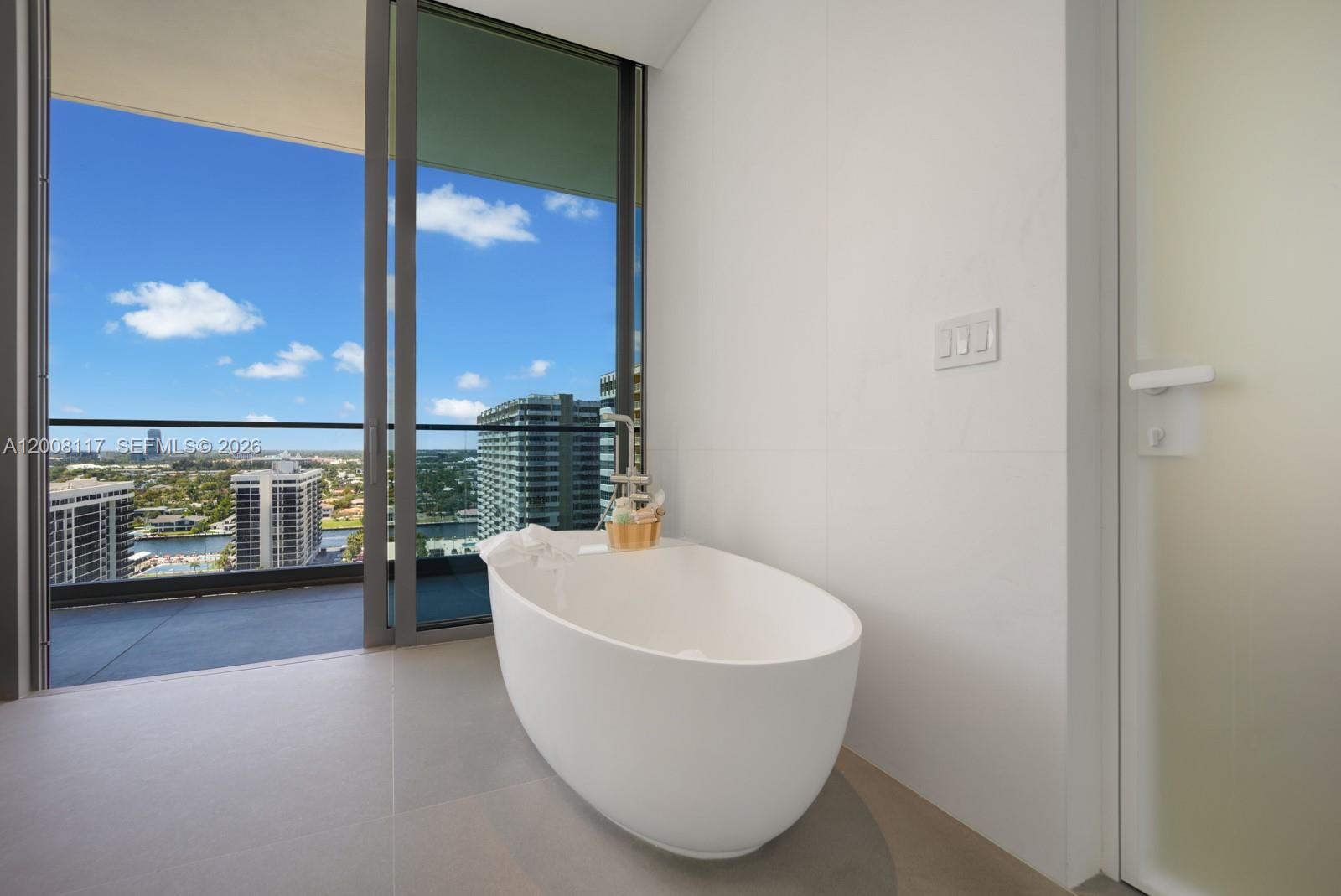 2000 S Ocean Drive 17a Property Photo 29