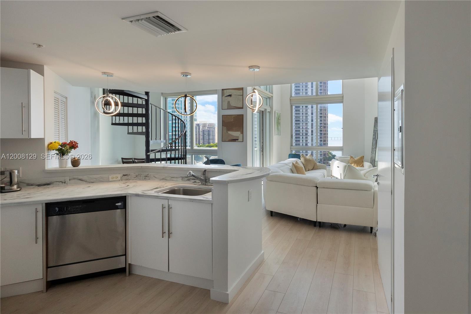 300 S Biscayne Boulevard L-1014 Property Photo 8