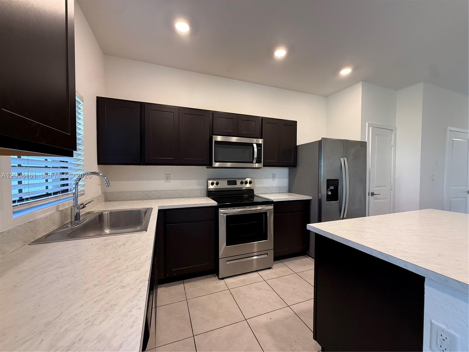 731 Sw 11th Street Property Photo 1