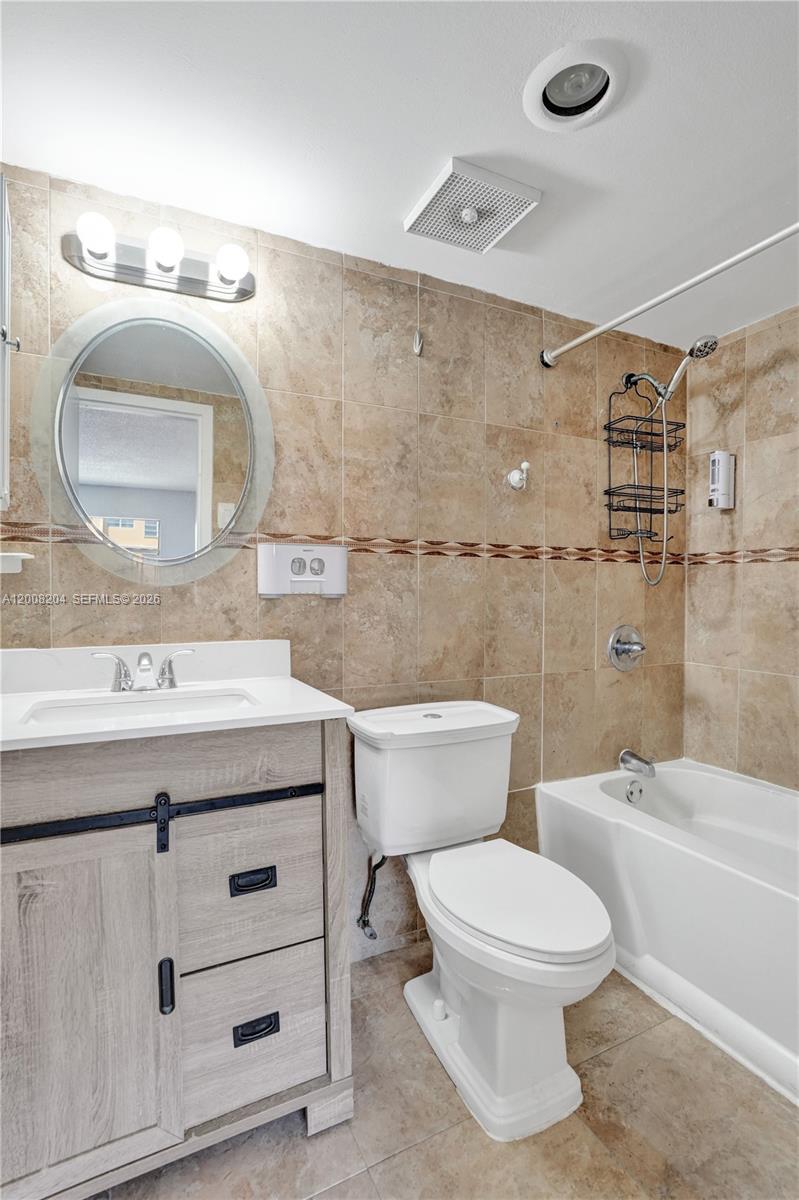 2201 Nw 41st Avenue 208 Property Photo 8