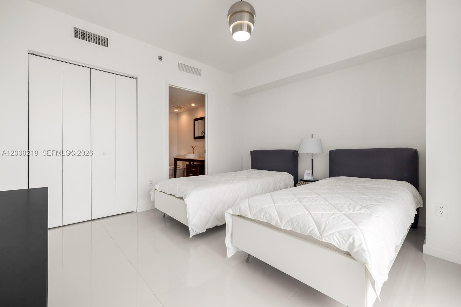 495 Brickell Avenue 2603 Property Photo 14