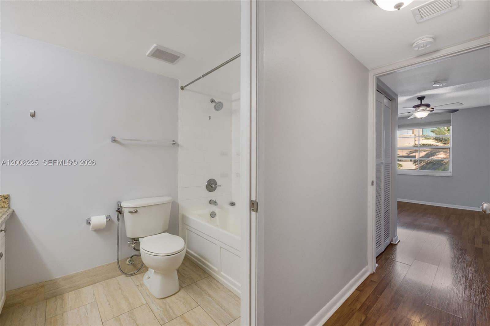 520 Se 5th Avenue 3305 Property Photo 12