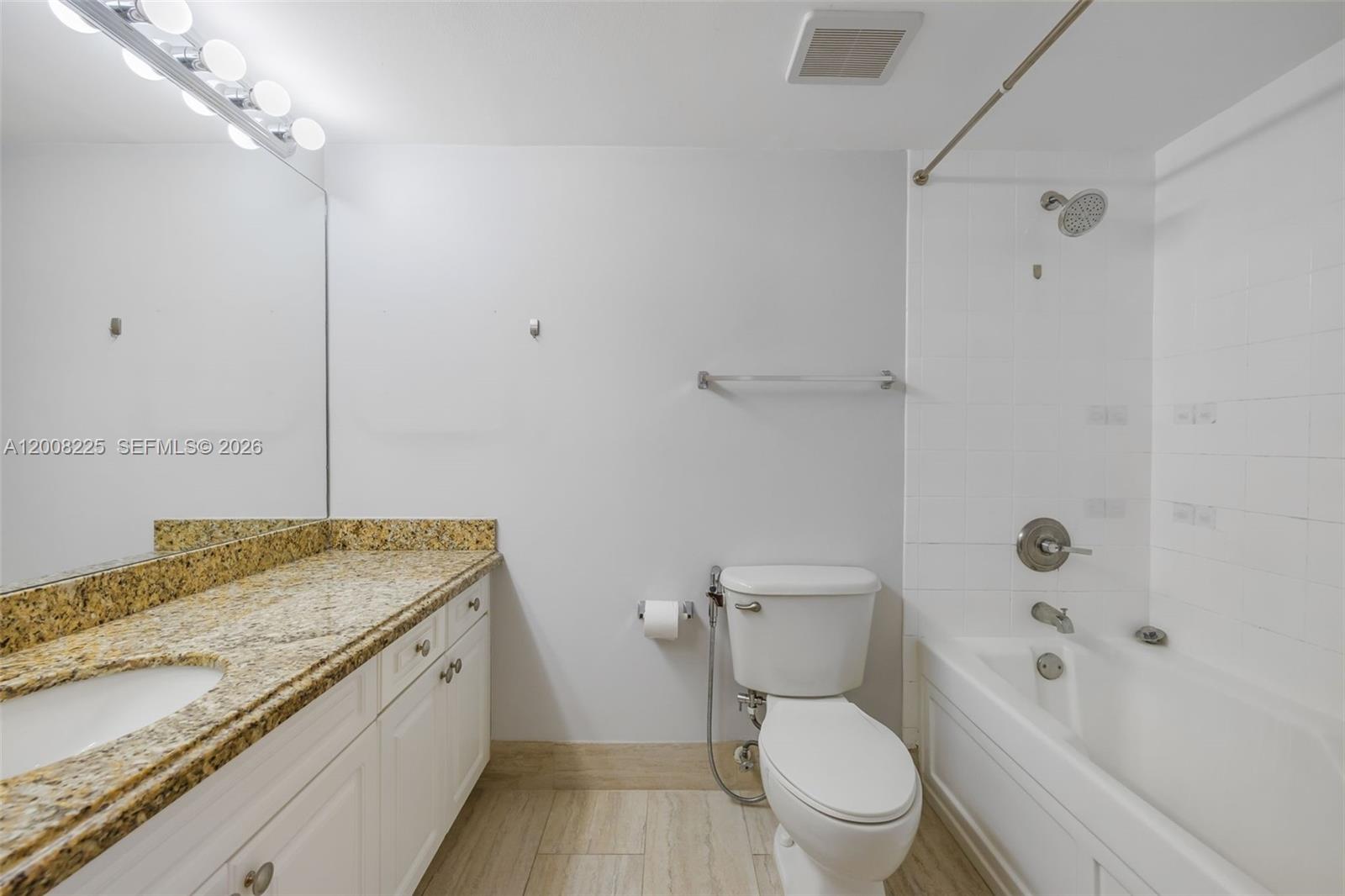 520 Se 5th Avenue 3305 Property Photo 13