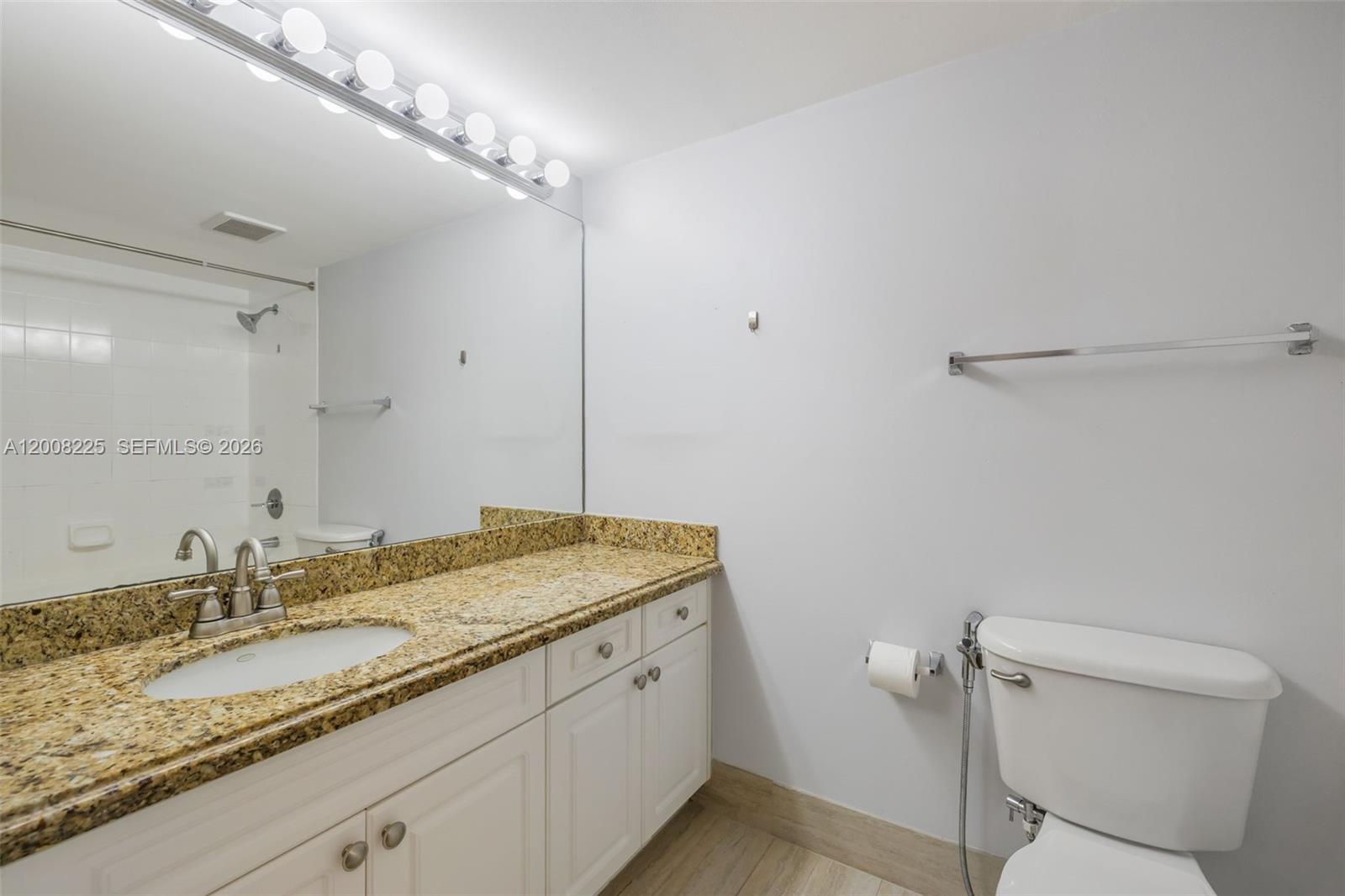 520 Se 5th Avenue 3305 Property Photo 14