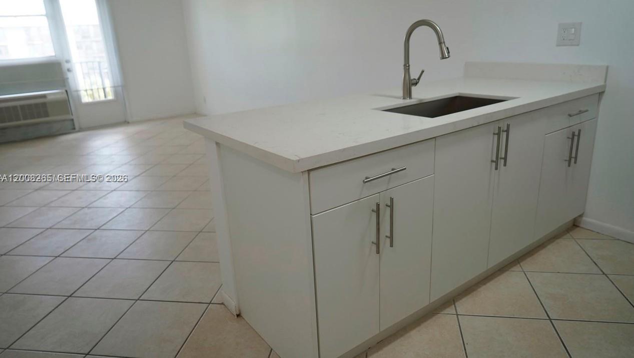 2771 Riverside Drive 405-a Property Photo 5