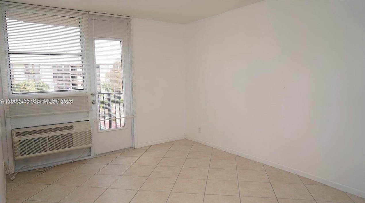 2771 Riverside Drive 405-a Property Photo 9