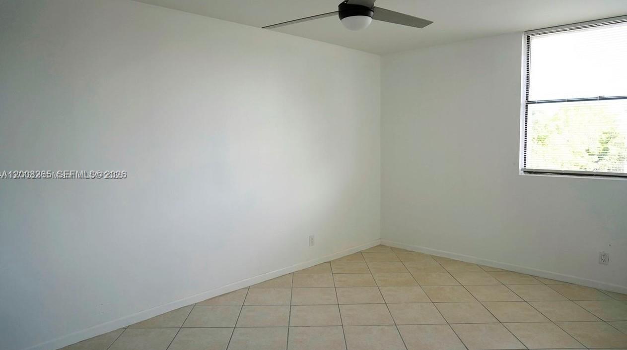 2771 Riverside Drive 405-a Property Photo 12