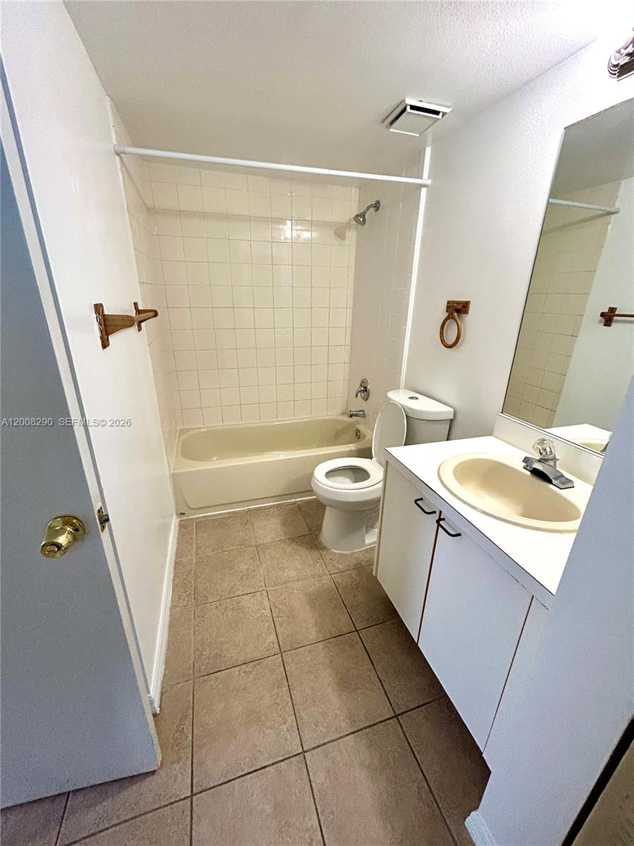 5627 Blue Shadows Court 3 Property Photo 10