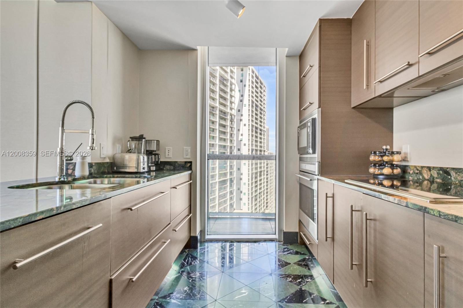 485 Brickell Avenue 2508 Property Photo 6